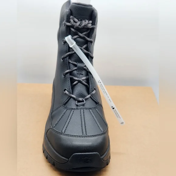NEW UGG Yose Boot Sz 9